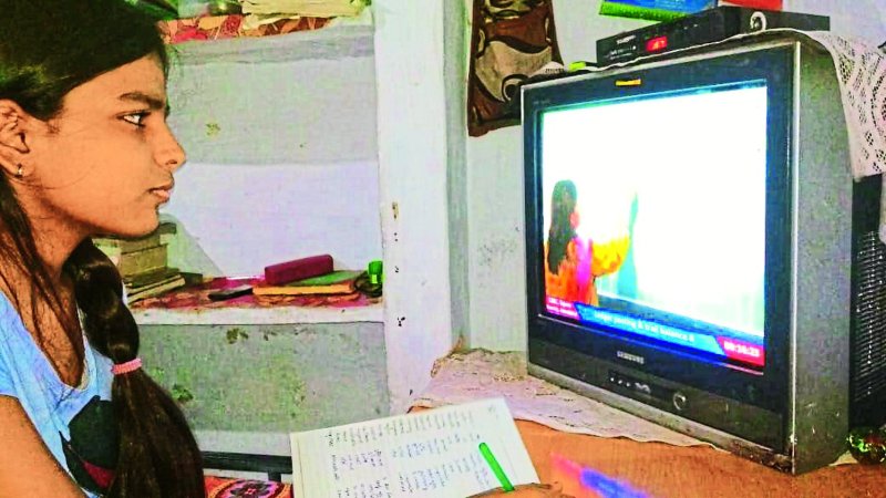 अब दूरदर्शन पर लग रही छात्रों की कक्षाएं, मिल रहा पढ़ाई का मौका
