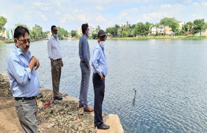 अब राजातालाब हुआ जलकुंभी मुक्त, बदला-बदला सा नजारा,