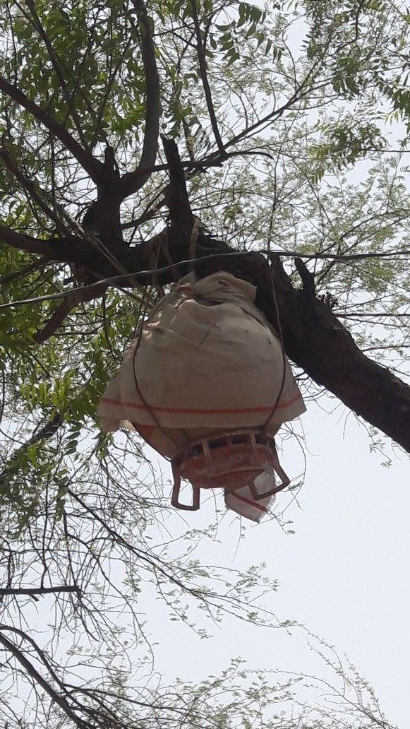 गंगा की गोद में अपनों के अस्थि विसर्जन की हसरत!