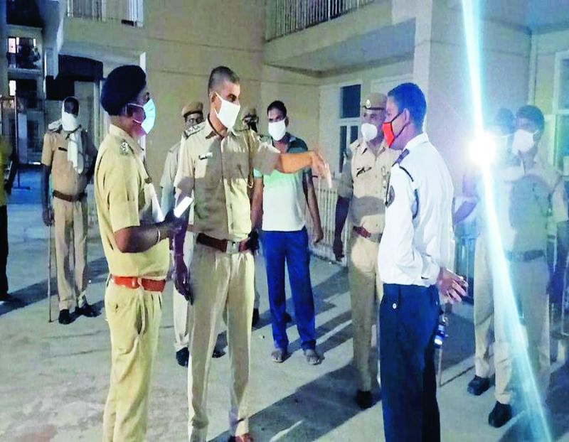 75 साल के पति ने पत्नी की हत्या कर खुद को किया घायल, अस्पताल में तोड़ा दम