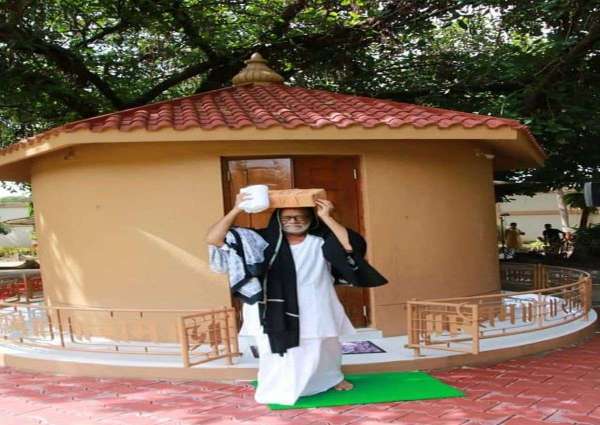 Morari Bapu started Ram Katha