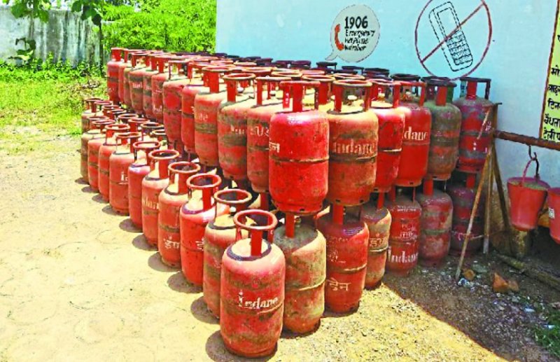 उज्ज्वला योजना: गैस सिलेंडर वितरण में फर्जीवाड़ा, तीन आरोपी गिरफ्तार