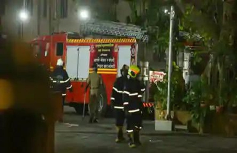 मुंबई के कई इलाकों में देर रात गंध वाली गैस फैलने से सनसनी