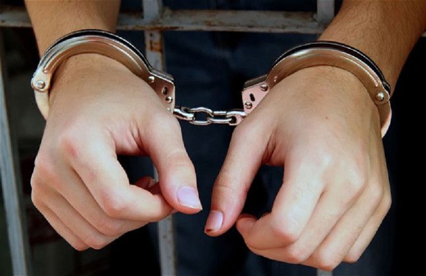 Three arrested for attacking the manager of a transport company