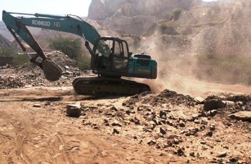 सिर पर बड़े लोगों का हाथ, माफिया को अवैध खनन का साथ