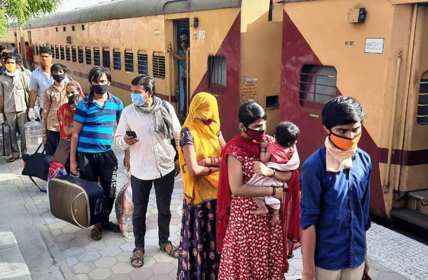 अपनी माटी में लौटे 12 हजार परिवारों के पास नहीं ‘खाद्य सुरक्षा’, अब काम मिले तो चल पड़े गाड़ी