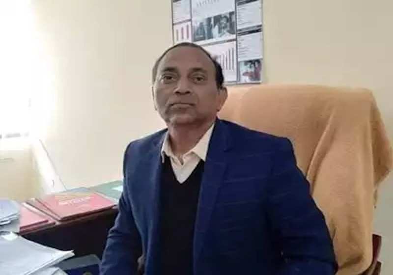 अम्बेडकरनगर जिला अस्पताल के सीएमएस की कोरोना संक्रमण से मौत, डीएम ने भावुक पोस्ट लिखकर दी श्रद्धांजलि