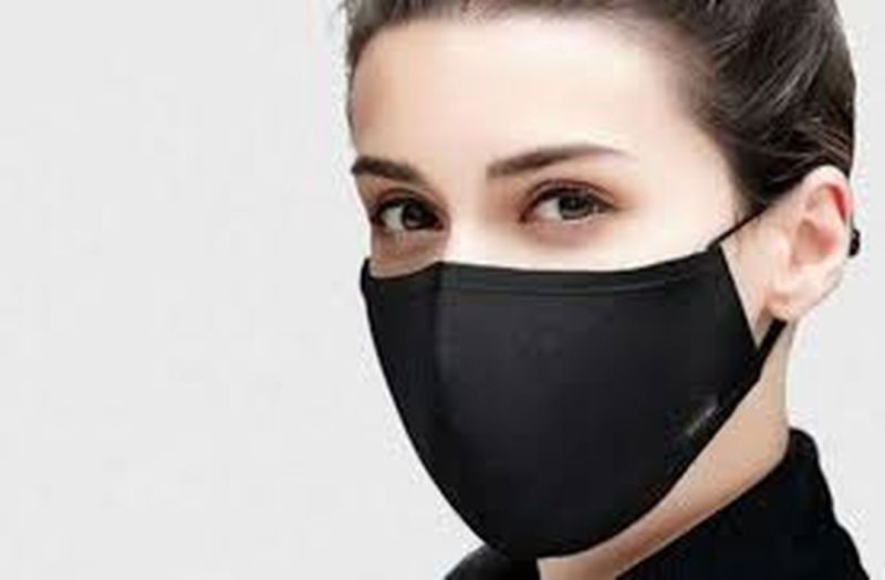 कोरोना के संक्रमण से बचाव के लिए जगह-जगह बांटे मास्क