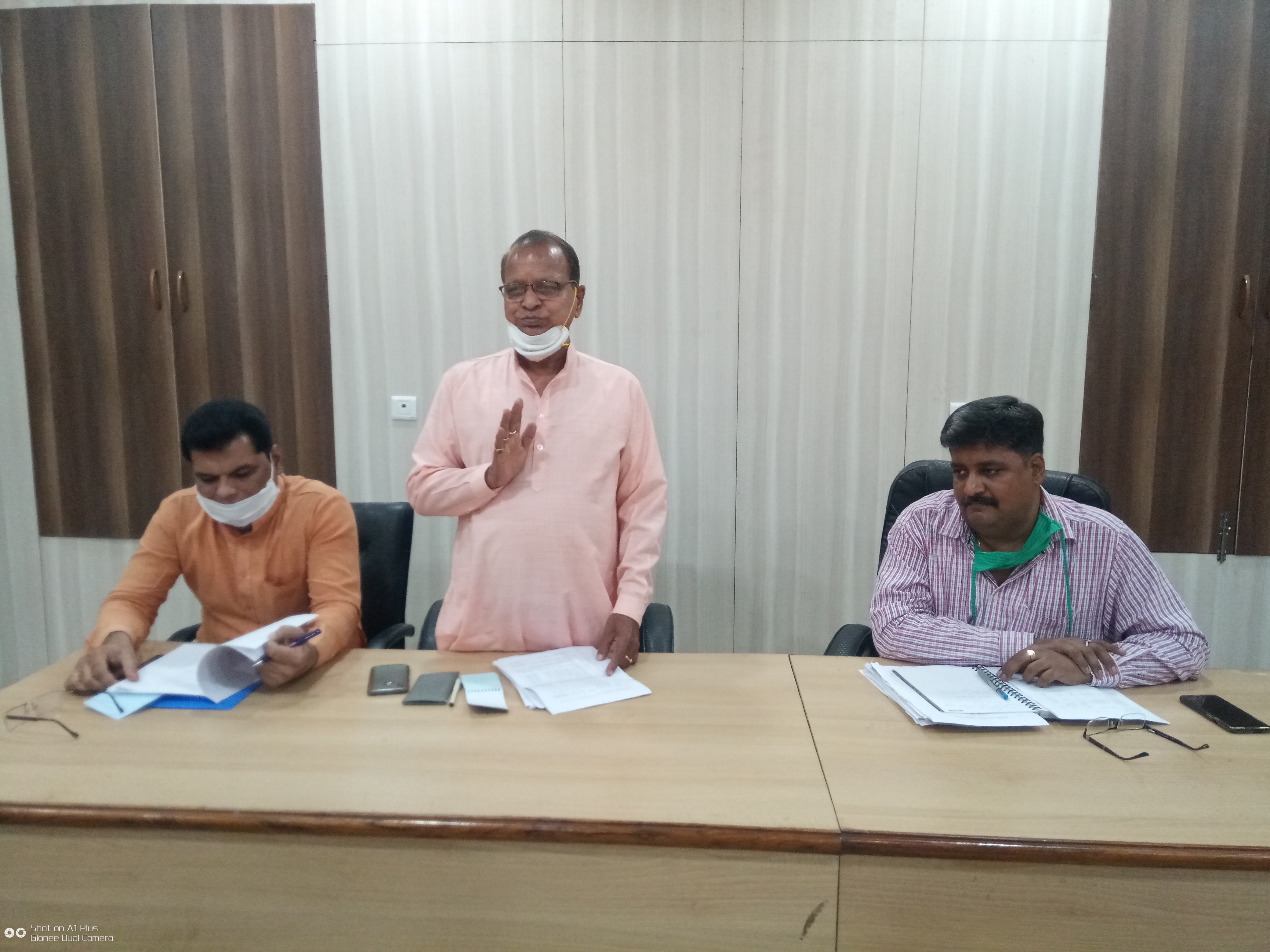 उदयपुर नगर निगम की निर्माण समिति की बैठक
