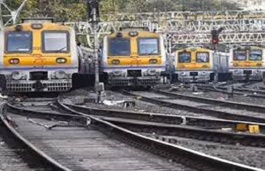 अत्यावश्यक सेवा के कर्मचारियों के लिए शुरू हो मुंबई की लोकल- परिवहन मंत्री