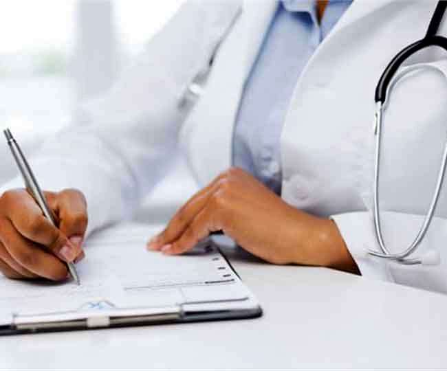 सामूहिक इस्तीफे के एक दिन बाद बढ़ा वेतन पर संतुष्ट नहीं हैं चिकित्सक