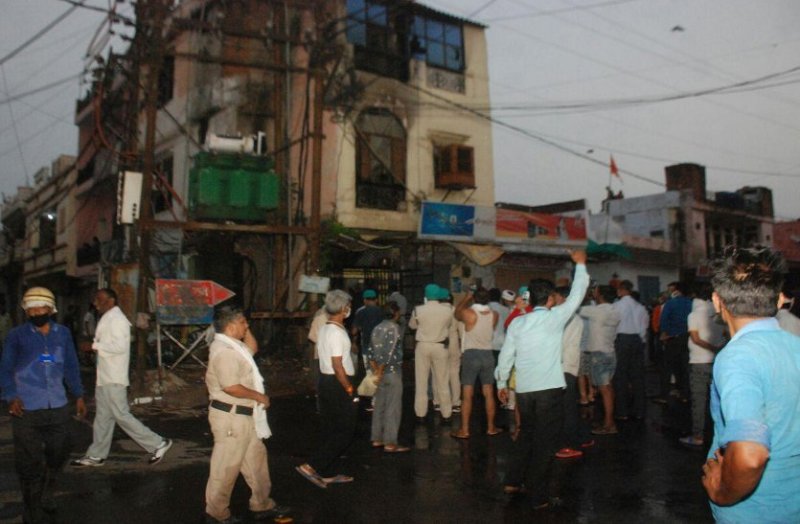 Husband-wife and son saved lives by jumping in home fire