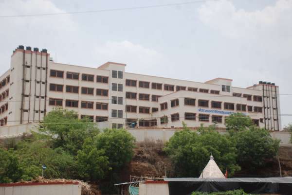 स्कूल रहेंगे बंद शिक्षकों को छुट्टी