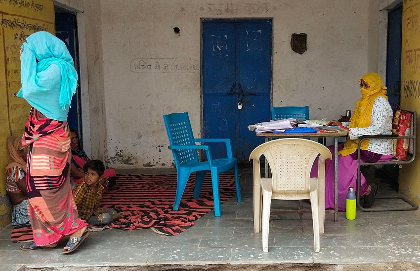 बांसवाड़ा : गर्भवती महिलाओं व बच्चों के गेहूं और दाल पर आंगनवाड़ी कार्यकर्ताओं का डाका