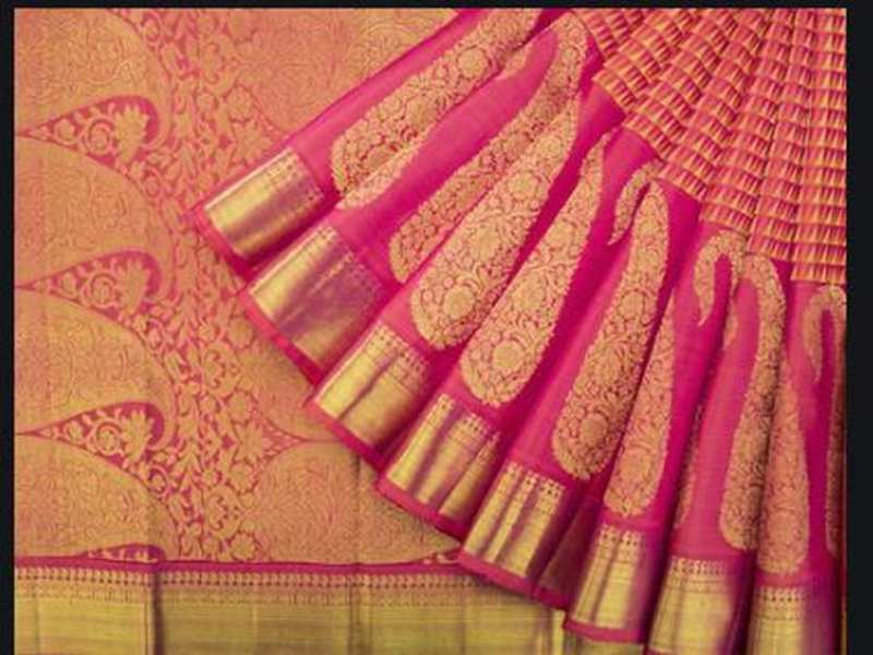 कोरोना ने तोड़ी सिरमुगई साड़ी उद्योग की कमर, लागत मूल्य पर बेचने का फै सला