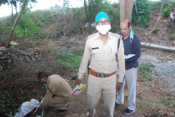 पिता और भाई ने पीट-पीटकर मारा