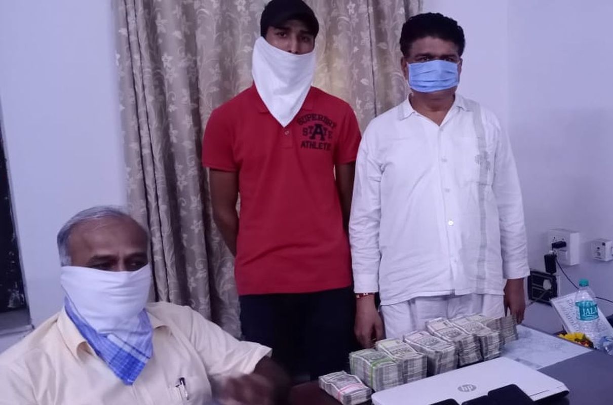 हवाला कारोबारी गिरफ्त में
