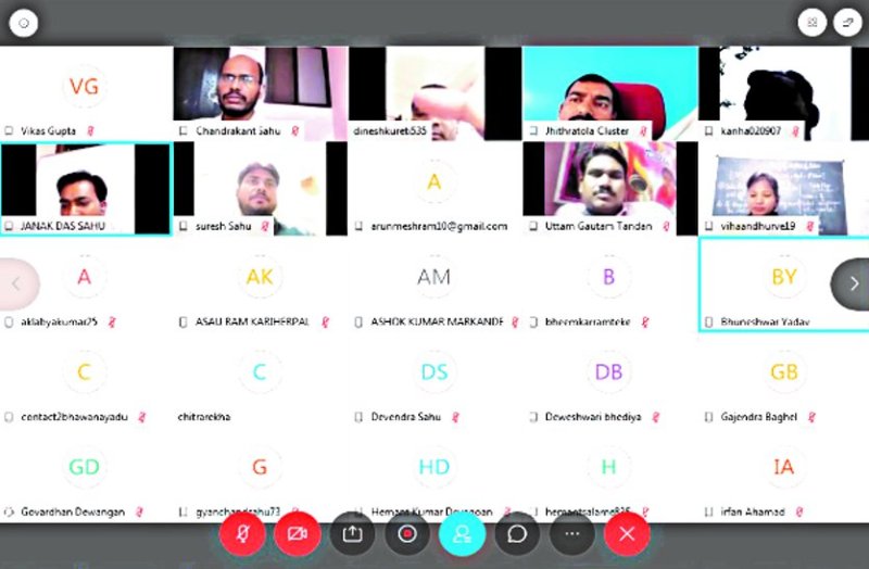 19 selected teachers from different packages shared experiences under Guru Tujhe Salaam program