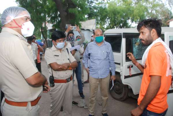 पूर्व विधायक के बंगले के सामने शूटर्स ने युवक पर किए थे फायर