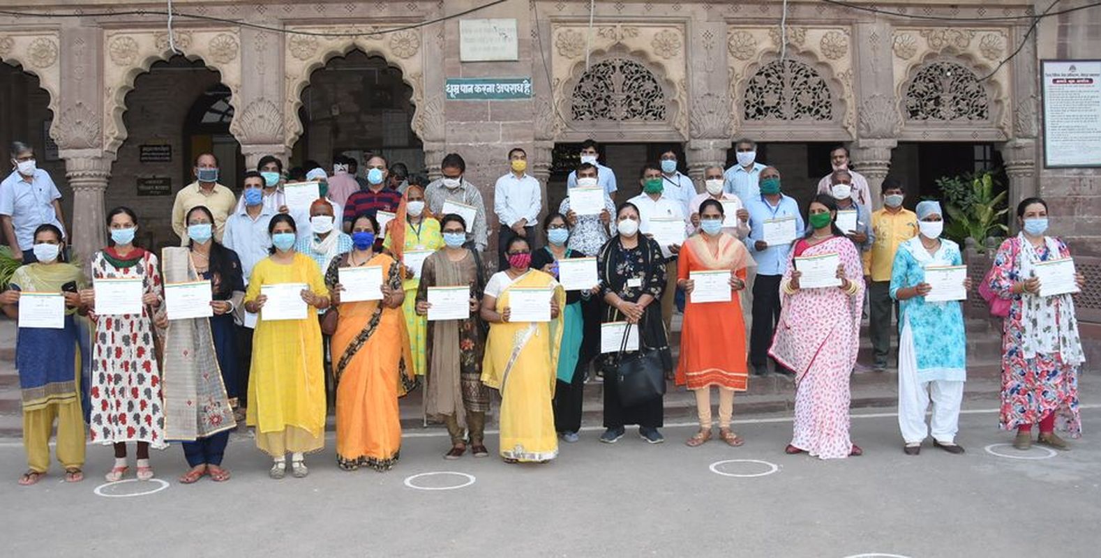 इन्होंने लॉकडाउन में ऐसा काम किया कि जिला कलक्टर को करना पड़ा सम्मानित