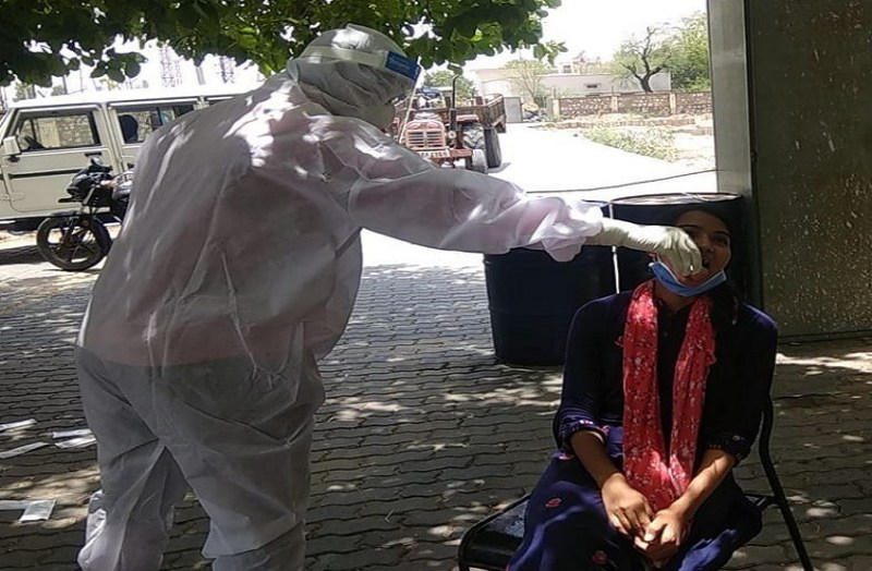 मेल नर्स की पत्नि मिली कोरोना पॉजीटिव, क्षेत्र में कोरोना संक्रमितों को आंकड़ा पहुंचा 55