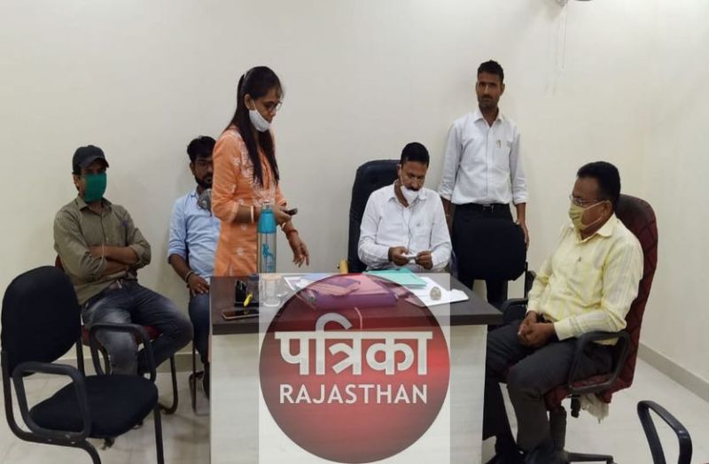 सहकारी समितियों का उप रजिस्ट्रार दायमा आठ हजार की रिश्वत लेते गिरफ्तार