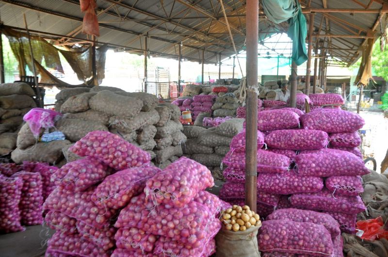 अब पड़े भाव, नहीं मिल रहे खरीददार