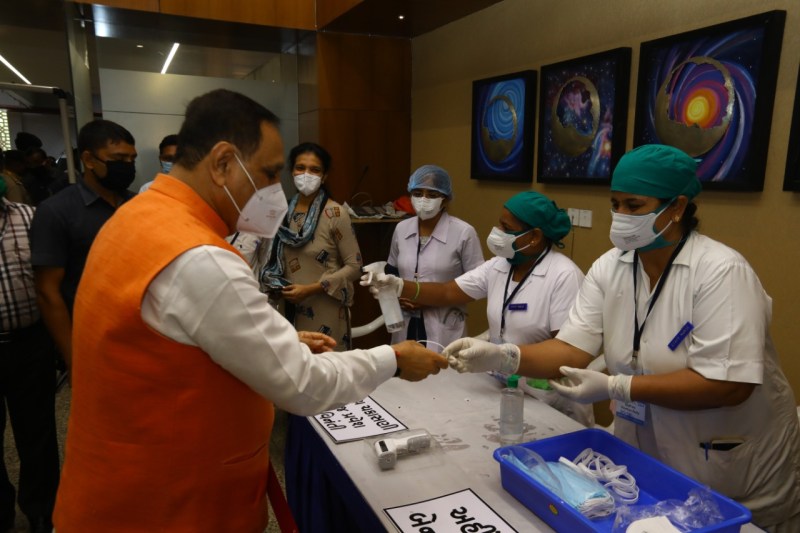 Rajya sabha elections: मुख्यमंत्री विजय रूपाणी ने किया मतदान, कहा-तीनों सीटों पर जीत का विश्वास