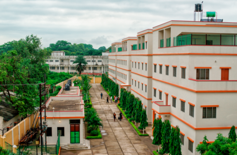 Yoga Day 2020: Coronavirus काल में विश्व के पहले योग विश्वविद्यालय में ताला, अद्भुत है यहां का इतिहास