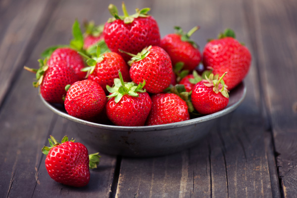 10_46_512759070bowl-of-strawberries_ybimyg-ll.jpg