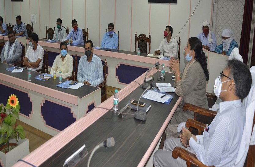 बैठक से 10 मिनट पहले भेजी मेयर को सूचना, चुनिंदा पार्षद को ही भेजा बुलावा