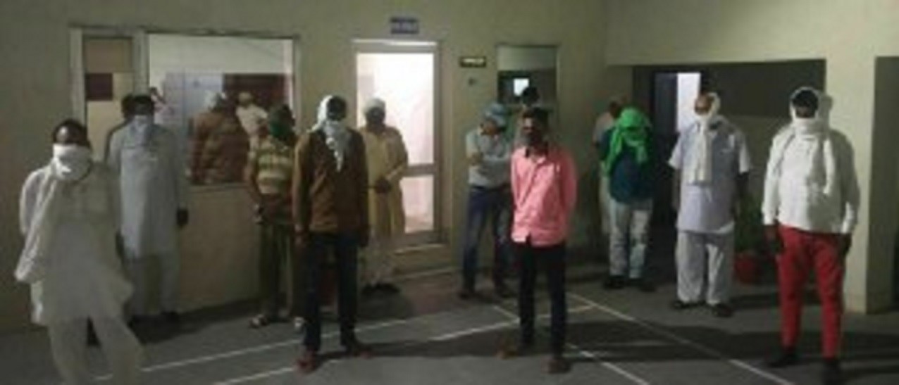 रिसोर्ट में जुआ खेलते हुए 15 व्यक्ति गिरफ्तार, सवा सात लाख रुपए की नकदी बरामद