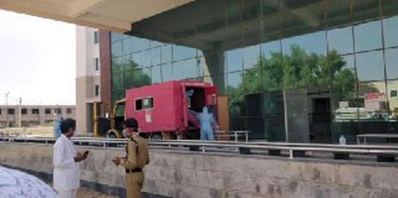 मौत के घंटों बाद भी शव को नसीब नहीं होती मिट्टी