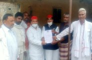 सांसद अखिलेश यादव ने एक और श्रमिक की मौत पर दी एक लाख की सहायता, अब तक चार श्रमिकों की कर चुके मदद