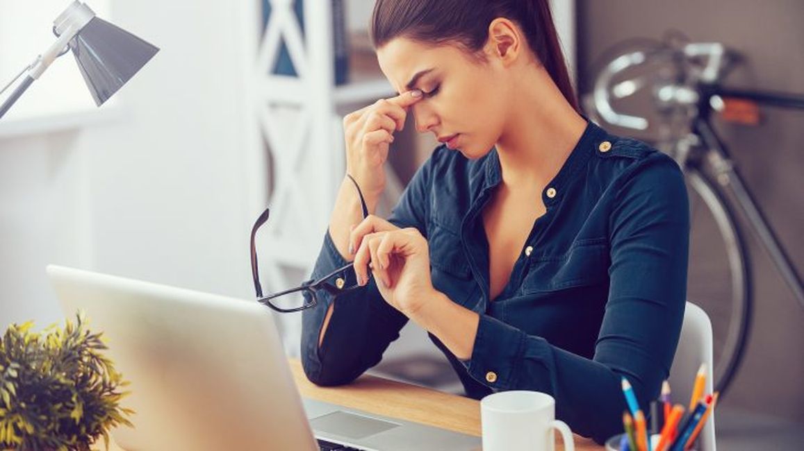 पुरुषों की तुलना में महिलाएं लगातार काम करने से अवसाद में आ जाती हैं