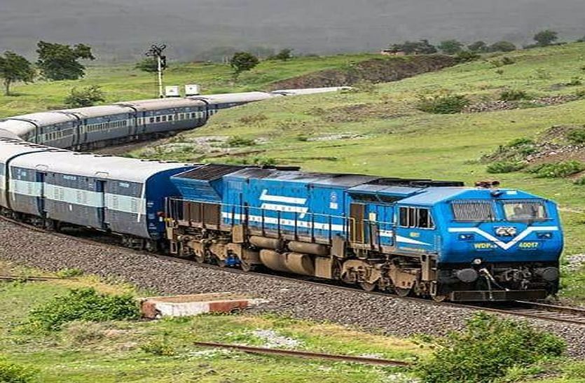 राखी से पहले रेलवे देगा तोहफा, चलाएगा कई यात्री ट्रेन