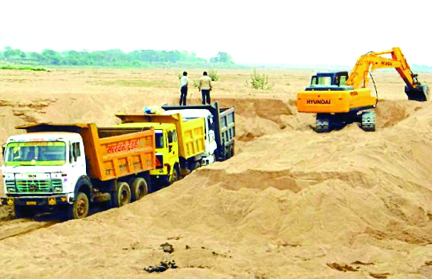 रेत खनन पर एनजीटी ने 10 जून से 15 अक्टूबर तक रोक लगा दी है