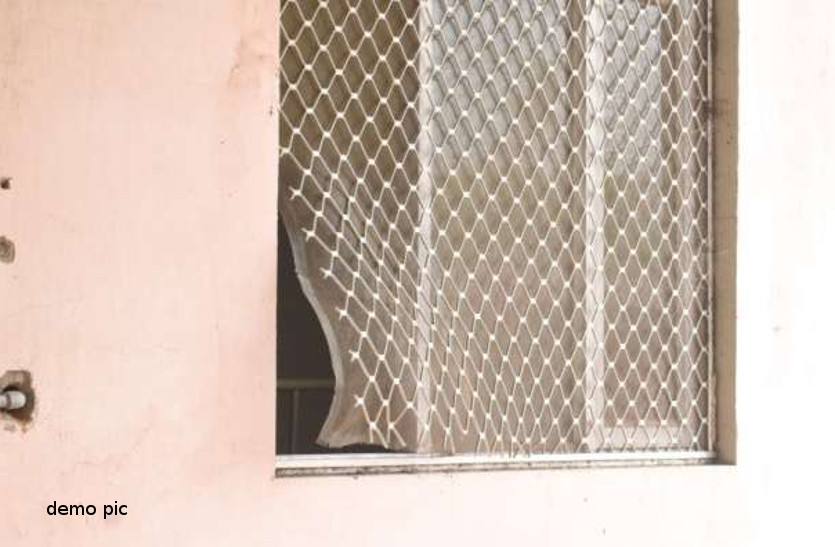 Two prisoners escaped from prison isolation ward in sirohi