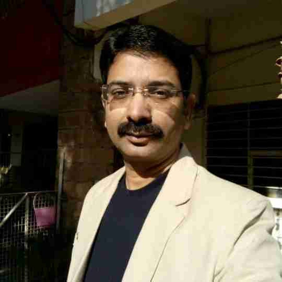 doctor's day special- डॉक्टर साहब मैं मरने वाला हूं, कोरोना संक्रमित मरीज का कॉल आने पर बिना पीपीई किट के अस्पताल पहुंच गए डॉ. राजपुरोहित