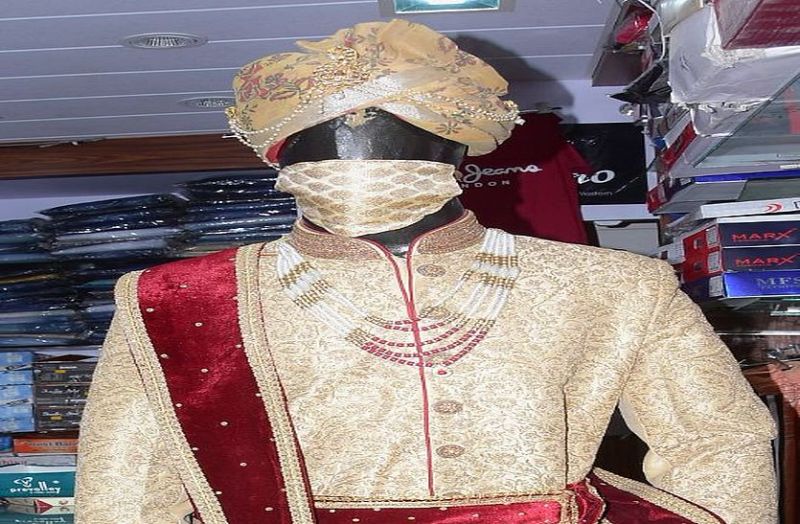 विवाह समारोह में मास्क की धाक,कई वैरायटी और डिजाइन में उपलब्ध