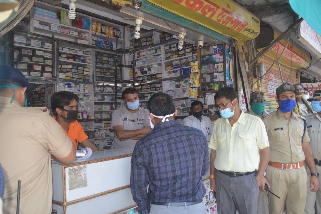  Fines on shopkeepers without masks and sanitizers