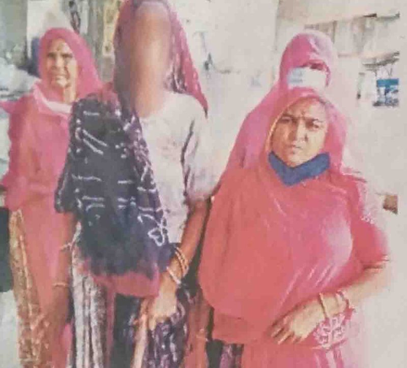 महिलाओं ने सुलझाया बुजुर्ग महिला का विवाद