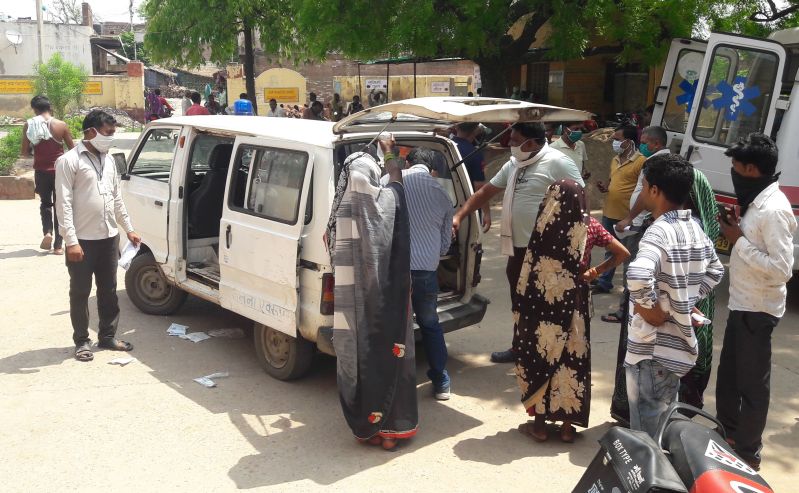 Four people injured in two separate accidents, two in critical conditi