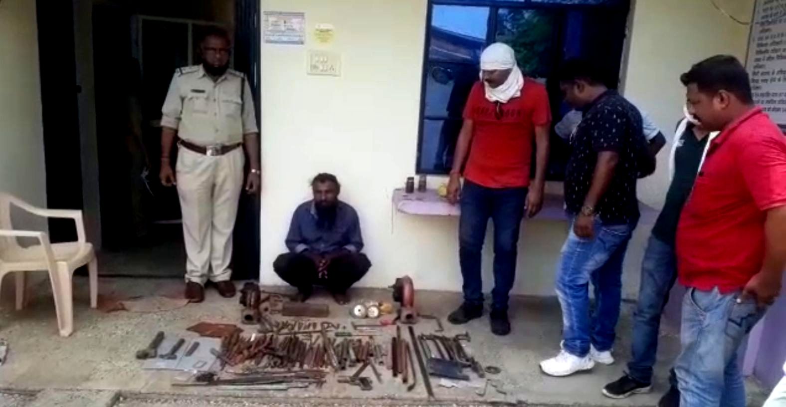 Police caught a cache of weapons