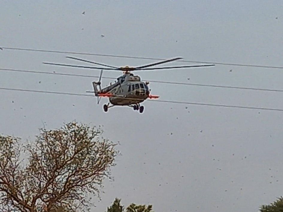 एयरफोर्स के हेलीकॉप्टर ने जोधपुर में टिड्डी पर किया हमला, ट्रायल सफल
