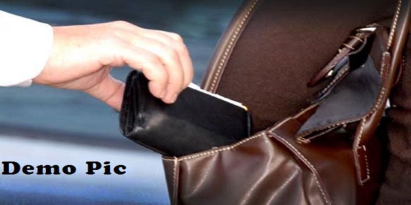 चोर ने महिला कांस्टेबल को बनाया अपना शिकार, एसीबी कार्यालय परिसर में खड़ी मोपेड से चुराया पर्स