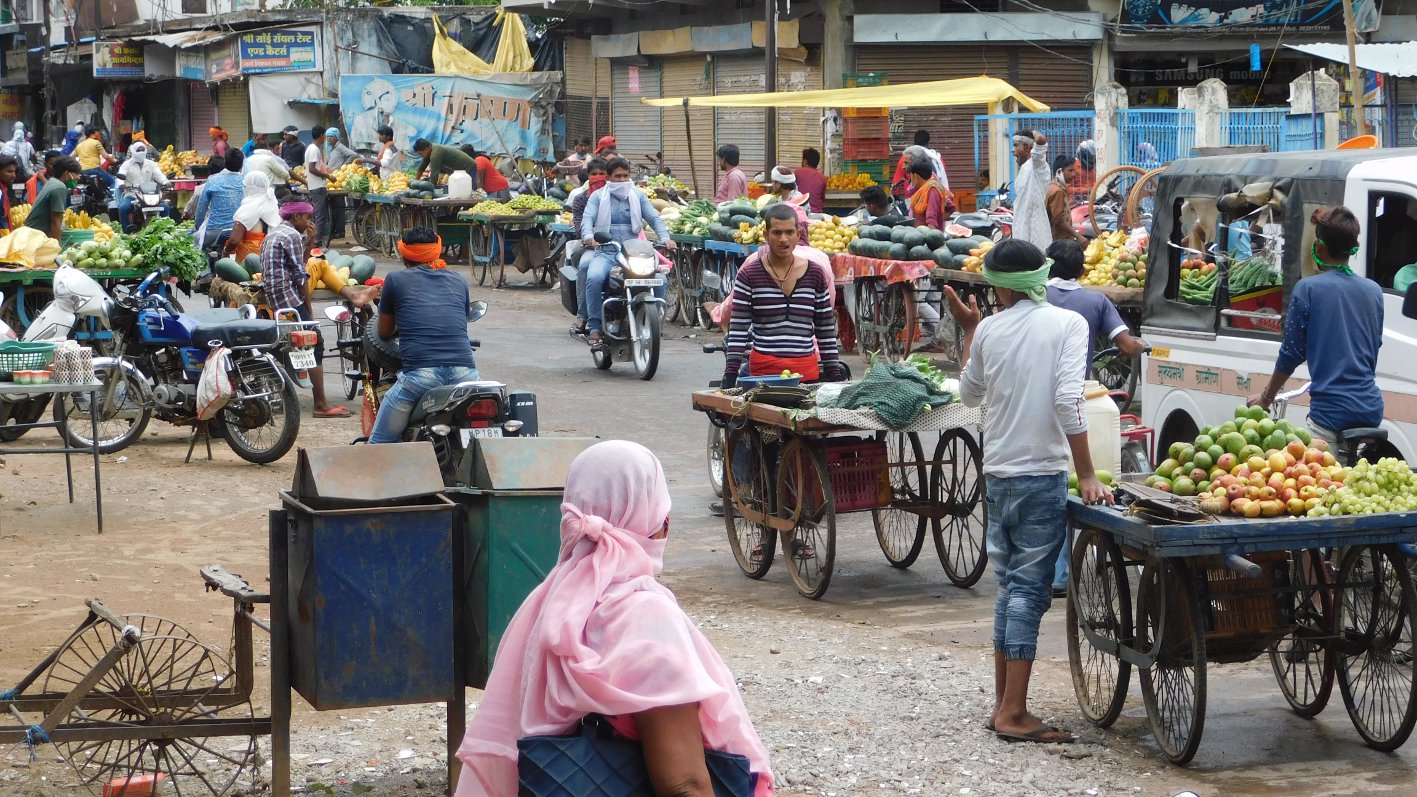 पीएम स्वनिधि योजना : फुटपाथ व्यापारियों को रोजगार स्थापित करने मिलेगा लोन, नहीं भरना पड़ेगा ब्याज