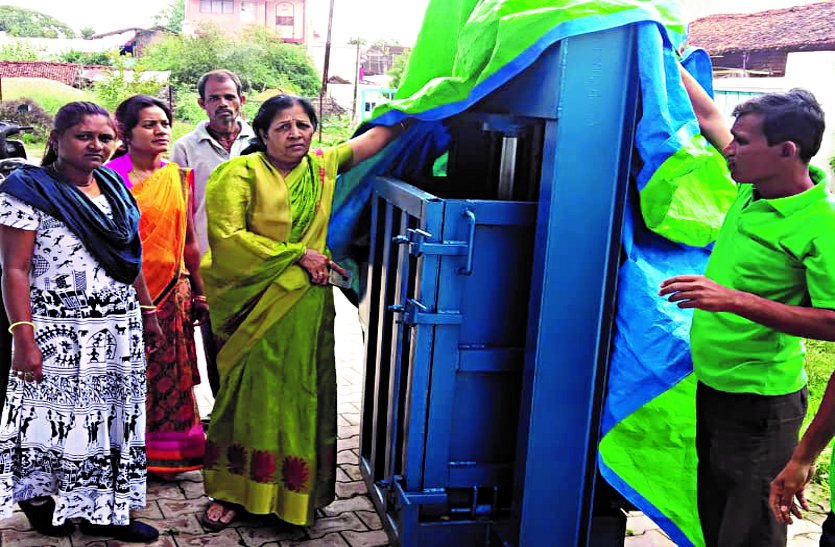 Waste collection center will start in Tikrapara, Baling Machine Unit, Palika gets cutting machine ...