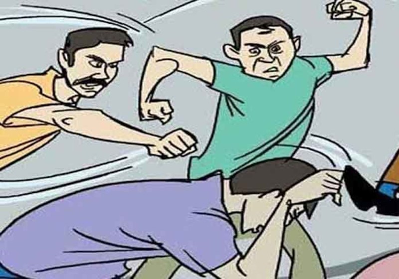 शहर के जानेमाने सीए और दबंग जमीनों के सौदागर के साथ चार लोगों पर हुआ मारपीट