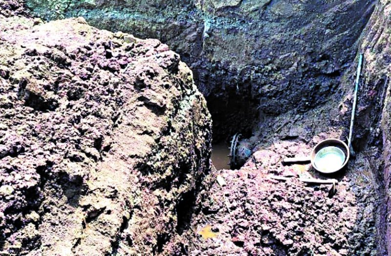 Roads built at the cost of crores sunk in the first rains, questions are being raised on the quality ...